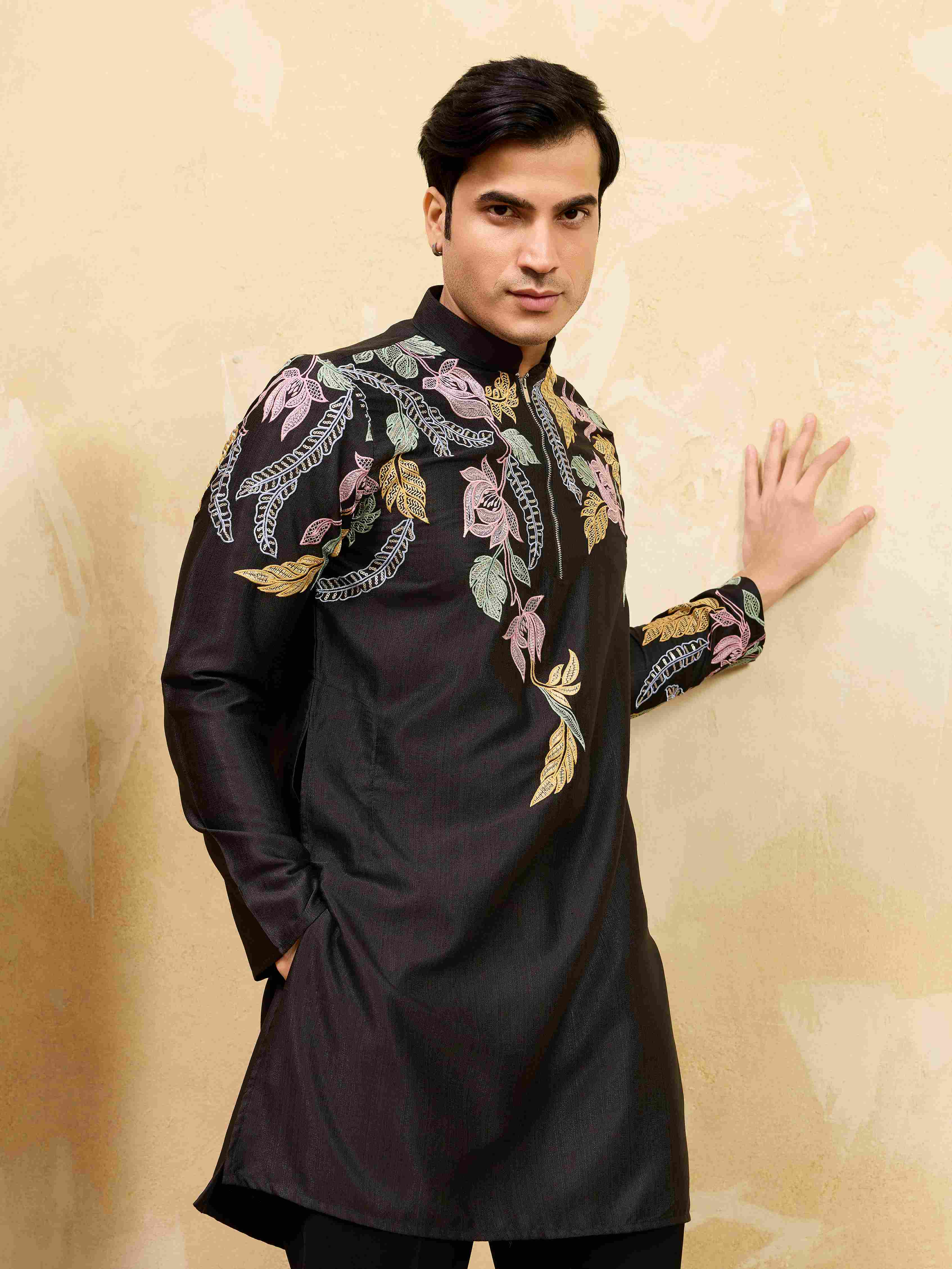 Men's Black Floral Embroidery Kurta