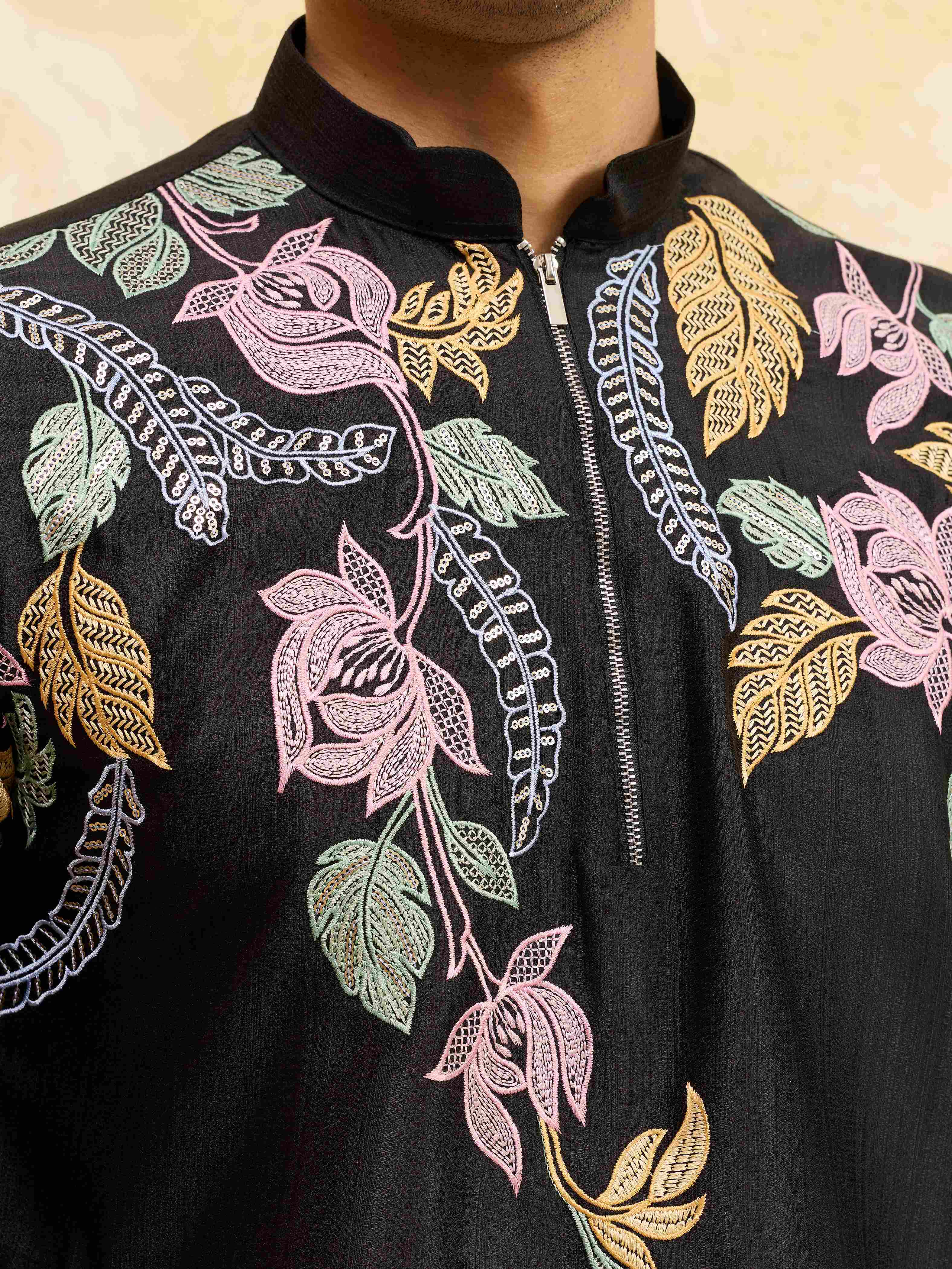 Men's Black Floral Embroidery Kurta